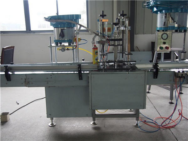 24 cabezas de botella Máquina de recheo de auga de inodoro